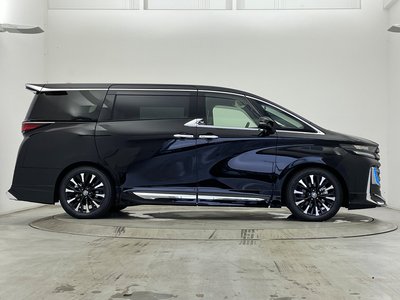 صورة 42 لـ 2024 Toyota VELLFIRE