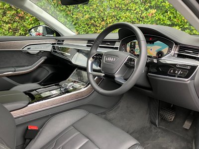 2025 AUDI A8 — миниатюра 16
