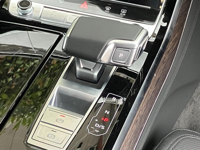2025 AUDI A8 — миниатюра 28