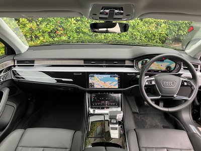 2025 AUDI A8 — миниатюра 23