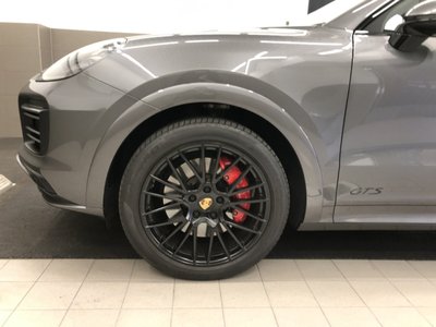 2021 Porsche CAYENNE photo 9