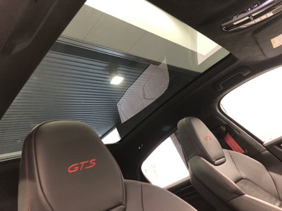2021 Porsche CAYENNE thumbnail 17