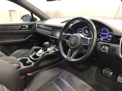 2021 Porsche CAYENNE photo 4