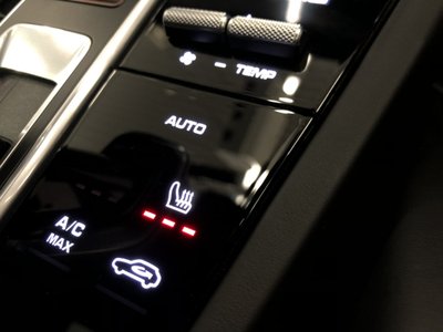 2021 Porsche CAYENNE thumbnail 19