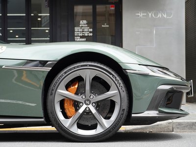 صورة 37 لـ 2025 Ferrari 12 CILINDRI