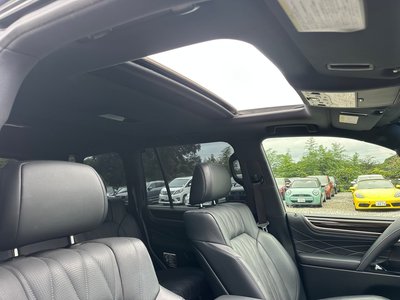 2021 Lexus LX thumbnail 38