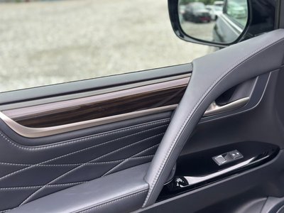 2021 Lexus LX thumbnail 62