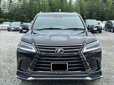 2021 Lexus LX photo 2