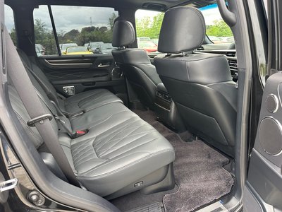 2021 Lexus LX photo 12