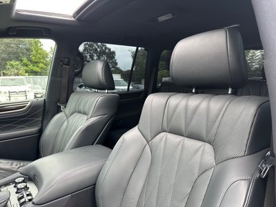 2021 Lexus LX photo 14