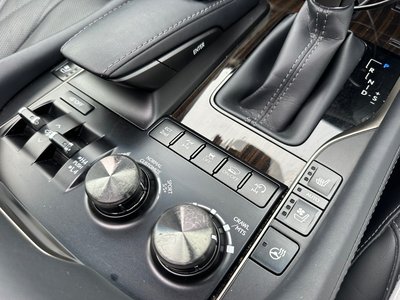 2021 Lexus LX thumbnail 27