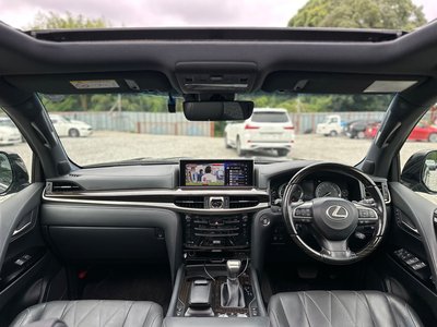 2021 Lexus LX photo 11