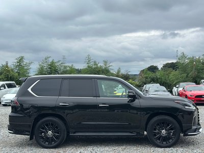 2021 Lexus LX photo 5