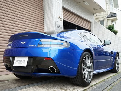 2011 Aston Martin V8 — фото 9