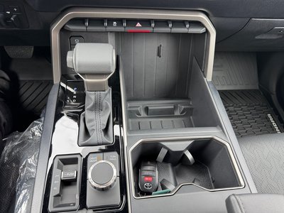 2025 Toyota TUNDRA thumbnail 33
