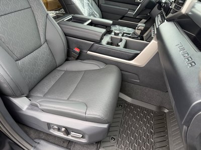 2025 Toyota TUNDRA thumbnail 22