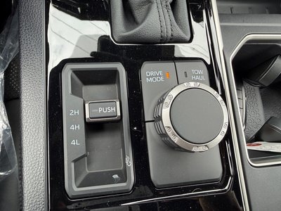 2025 Toyota TUNDRA thumbnail 41