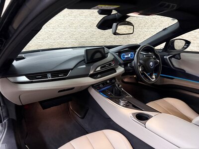 2015 BMW I8 — фото 11