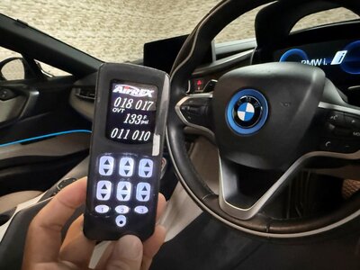 2015 BMW I8 — фото 27