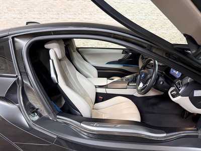 2015 BMW I8 — фото 13