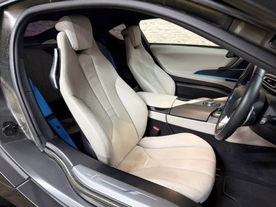 2015 BMW I8 — фото 14