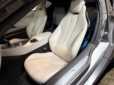 2015 BMW I8 — фото 17