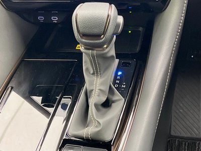 صورة 21 لـ 2025 Toyota ALPHARD