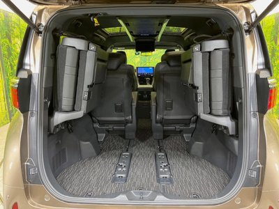 صورة 11 لـ 2025 Toyota ALPHARD
