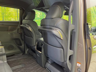 صورة 35 لـ 2025 Toyota ALPHARD