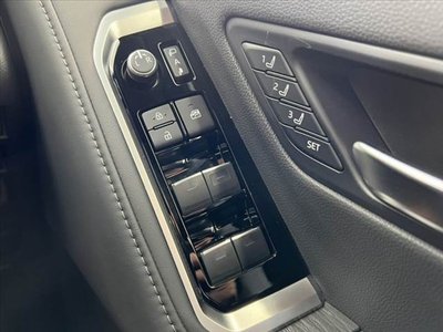 2023 Toyota LAND CRUISER 300 — миниатюра 32