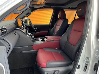 2023 Toyota LAND CRUISER 300 — миниатюра 18