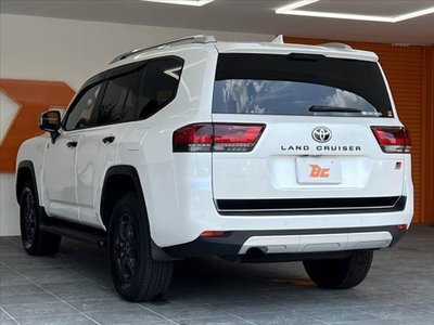 2023 Toyota LAND CRUISER 300 — миниатюра 14