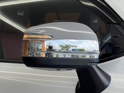 2023 Toyota LAND CRUISER 300 — миниатюра 36