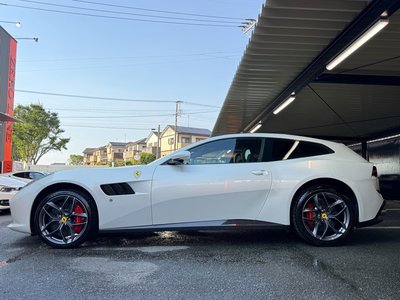 2020 Ferrari GTC4 LUSSO — миниатюра 23