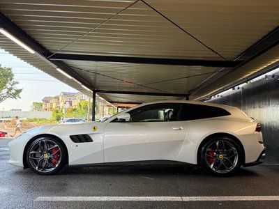 2020 Ferrari GTC4 LUSSO — фото 7
