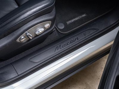 2019 Porsche MACAN photo 14