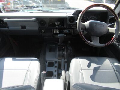 2004 Toyota LAND CRUISER 70 photo 13