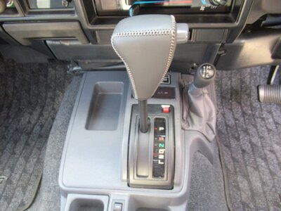 2004 Toyota LAND CRUISER 70 thumbnail 25
