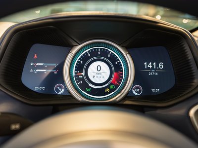 صورة 28 لـ 2018 Aston Martin DB11 VOLANTE