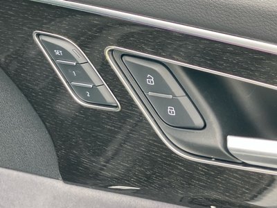 صورة مصغرة 53 لـ 2025 AUDI Q8
