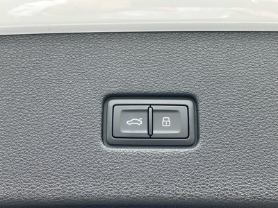 صورة مصغرة 110 لـ 2025 AUDI Q8