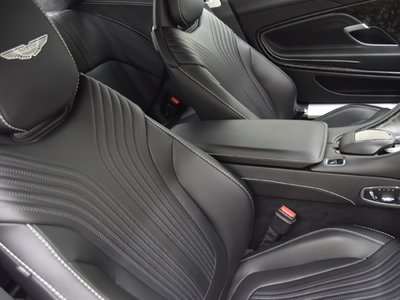 2017 Aston Martin DB11 — миниатюра 11