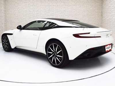 2017 Aston Martin DB11 — миниатюра 2