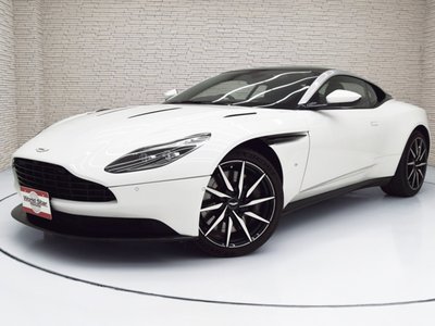 2017 Aston Martin DB11 — миниатюра 3