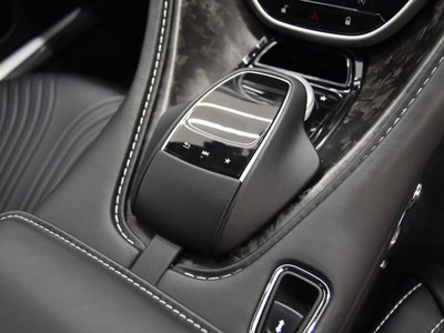 2017 Aston Martin DB11 — миниатюра 16