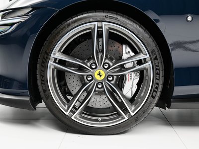 صورة 12 لـ 2021 Ferrari ROMA