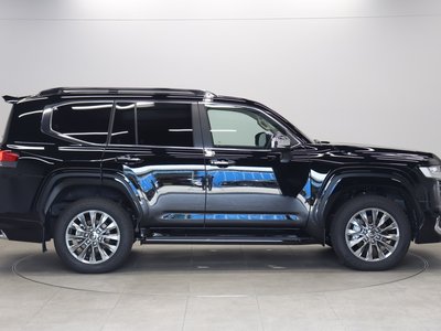 صورة 14 لـ 2025 Toyota LAND CRUISER 300