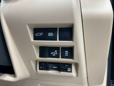صورة 75 لـ 2025 Toyota LAND CRUISER 300