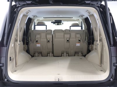 صورة 42 لـ 2025 Toyota LAND CRUISER 300