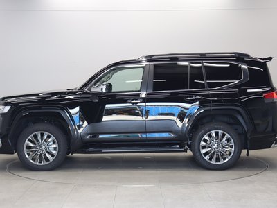 صورة 13 لـ 2025 Toyota LAND CRUISER 300